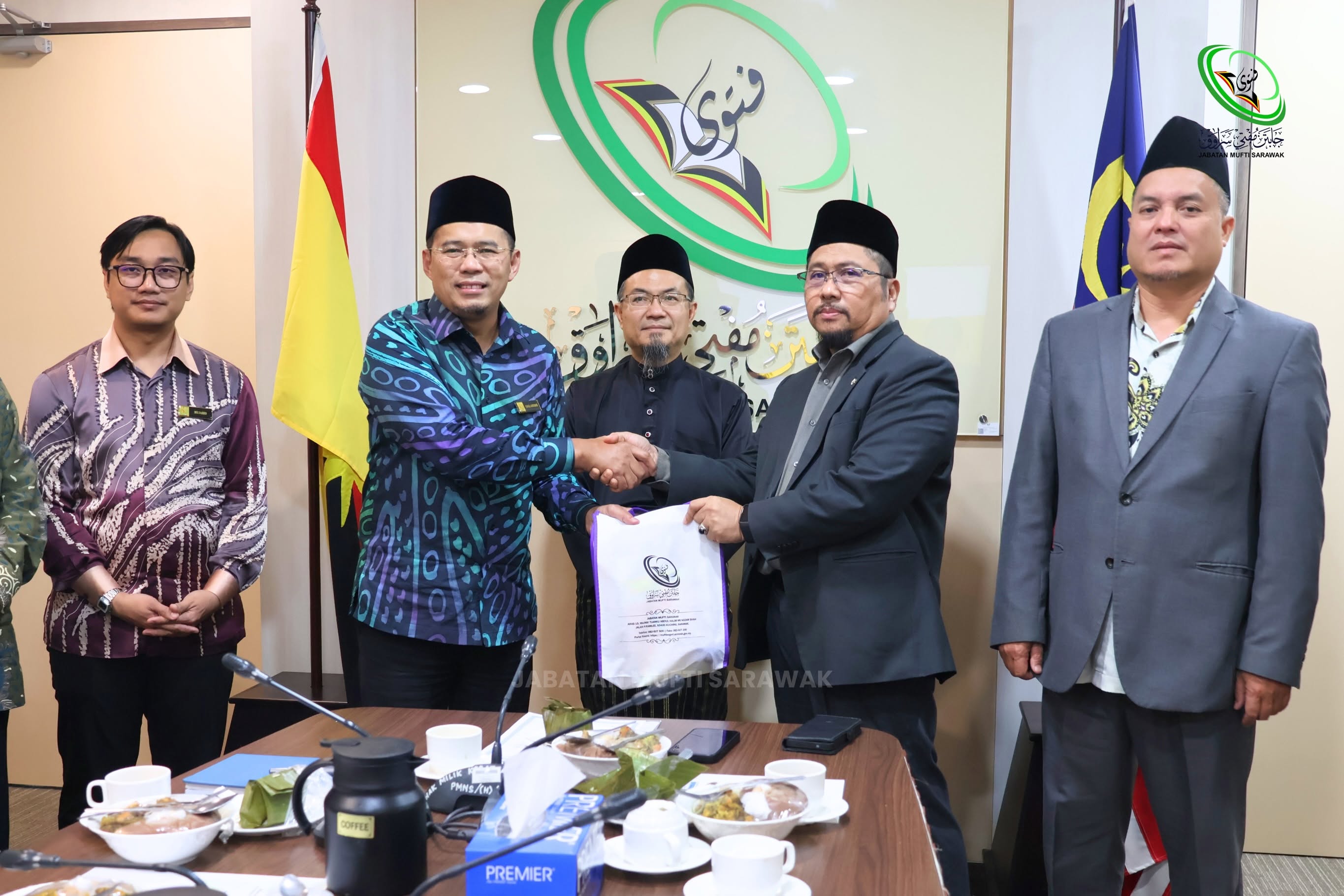 Kunjungan Hormat Pusat Pengambangan Al-Quran Darul Hana Majlis Islam Sarawak7